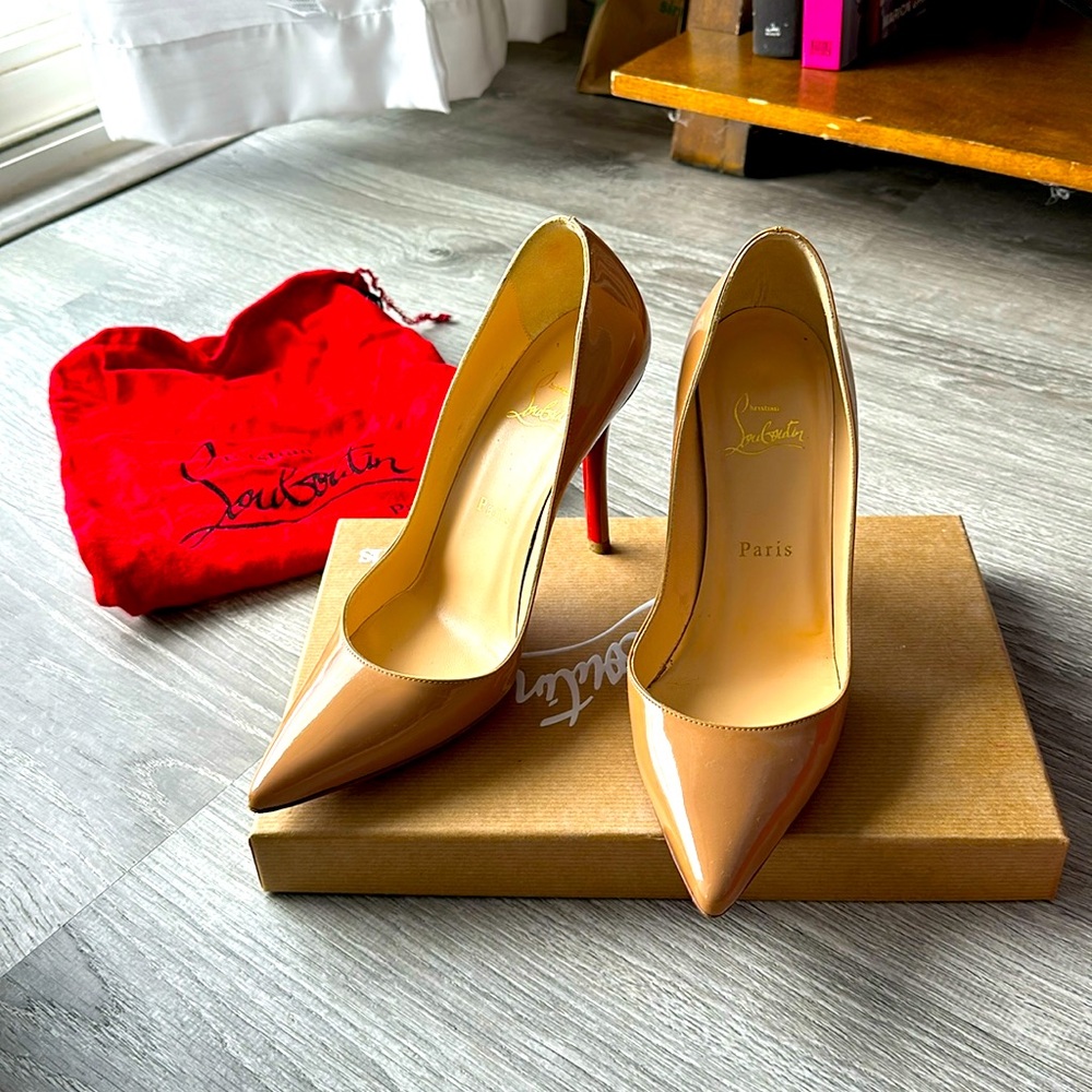 Stunning Size 37 Patent nude Authentic Christian Louboutin heels